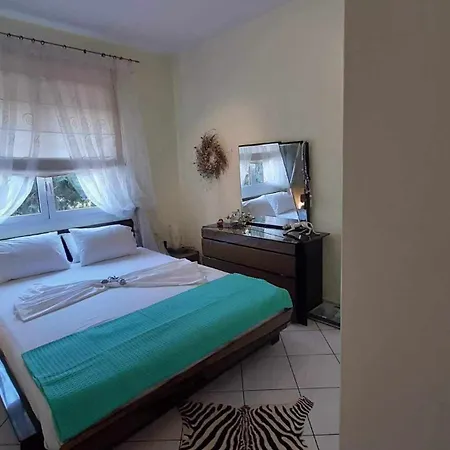 Thalia Luxury Apartment *